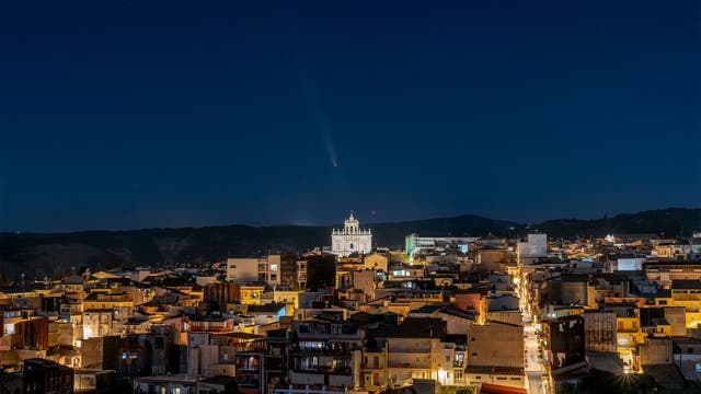 Comet C/2023 A3 (Tsuchunshan-ATLAS) on the Mother Church of Sortino - Italy