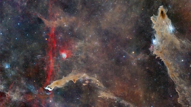 Dunkelwolken und galaktischer Zirrus im Kepheus-Flare-Komplex