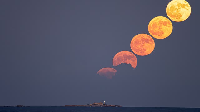 Full moon of July rising