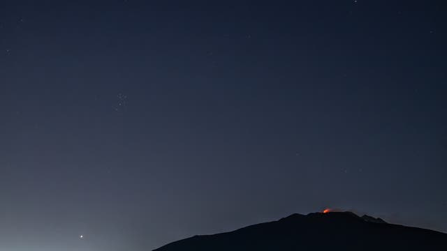 Jupiter, the Pleiades, Mars & the volcano Etna at dawn 