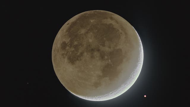Mond mit Erdschein und Aldebaran