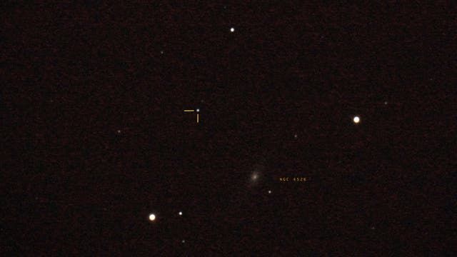Asteroid (6) Hebe bei NGC 4526
