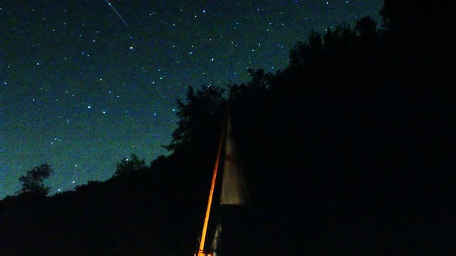 Perseid über Lagerfeuerstimmung