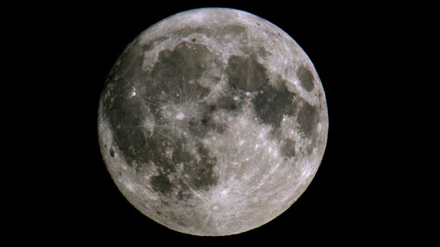 Vollmond über Hamburg