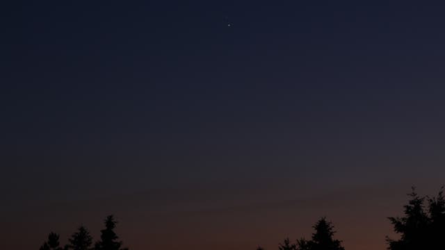 Venus mit Jupiter am Abendhimmel über Kitzingen
