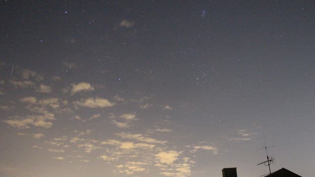 Sternschnuppe im Sternbild Fuhrmann