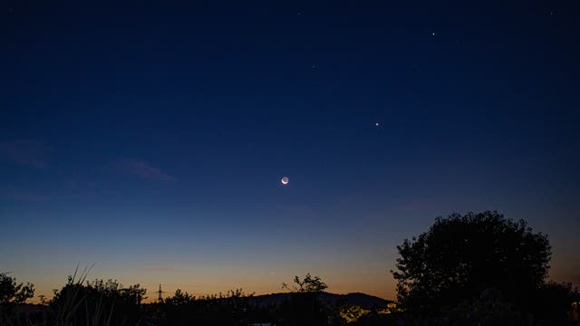 Merkur, Mondsichel, Venus und Jupiter