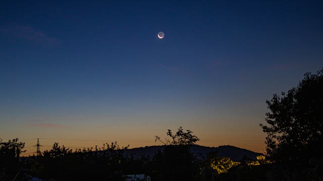 Merkur und Mondsichel