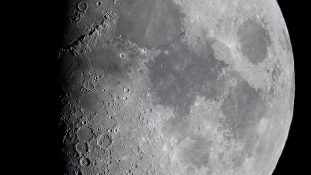 Mond am 9. März 2014