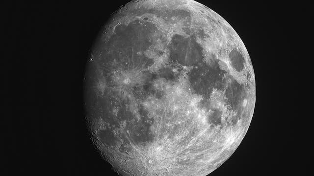 Mond 3,5 Tage vor Vollmond