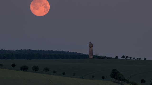 Monduntergang am Wasserturm