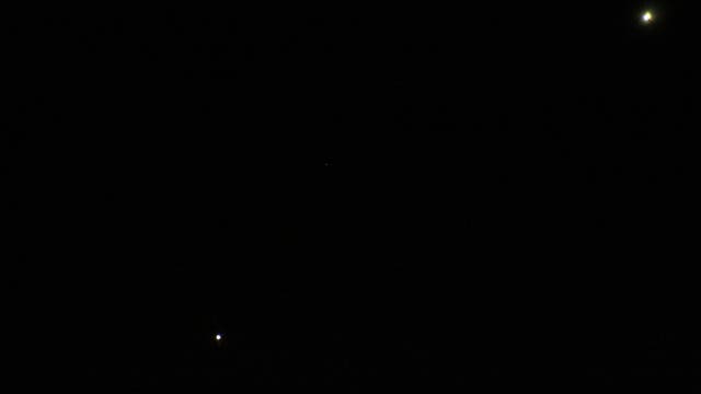 Konjunktion Venus-Jupiter am 15. März 2012 fotografiert mit einem Teleobjektiv