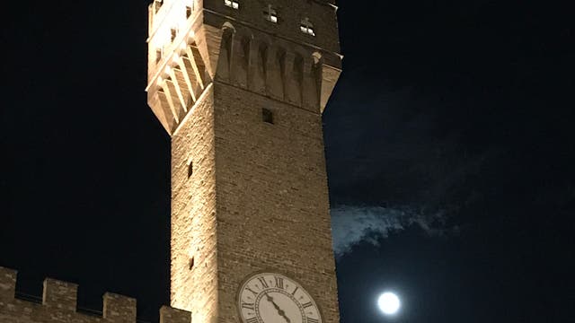 Mond und Jupiter über dem Palazzo Vecchio