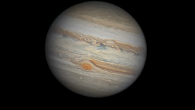 Jupiter mit nur noch 35 Bogensekunden Durchmesser und kleinem Roten Fleck