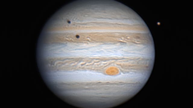Jupiter mit zwei Mondschatten
