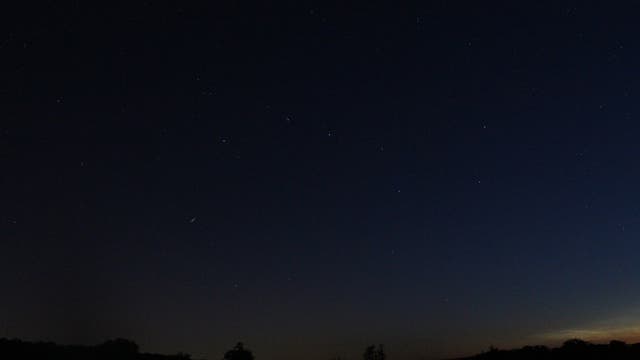 Leuchtende Nachtwolken mit Sternbild Großer Bär