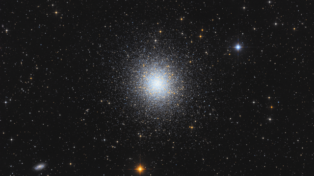 Messier 13, der große Herkules-Kugelsternhaufen