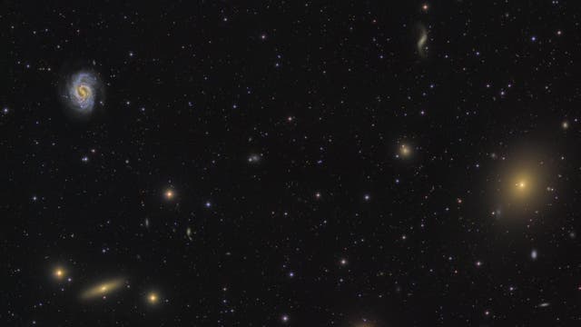Region im Virgo Cluster um M 49