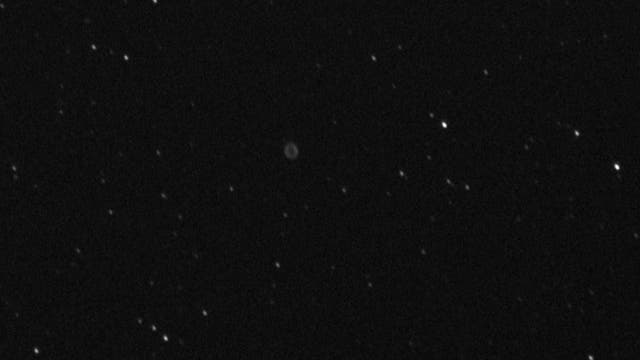 Messier 57 in Schwarzweiß