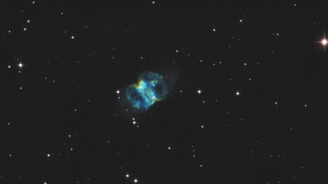 Der kleine Hantelnebel M76 (NGC2682) im Sternbild Perseus