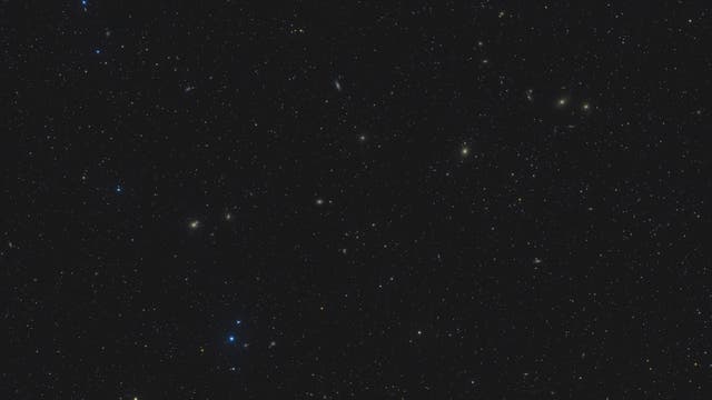 Messier 90 und Markarian-Galaxienkette