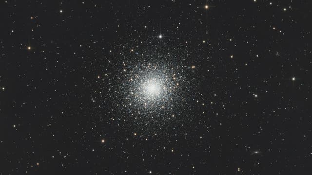 Messier 92 ein Schneeball  aus funkelden Sternen