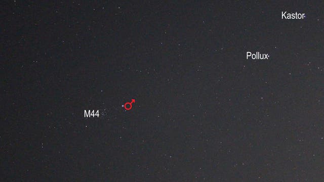 Mars strebt auf M44 zu (Objekte beschriftet)