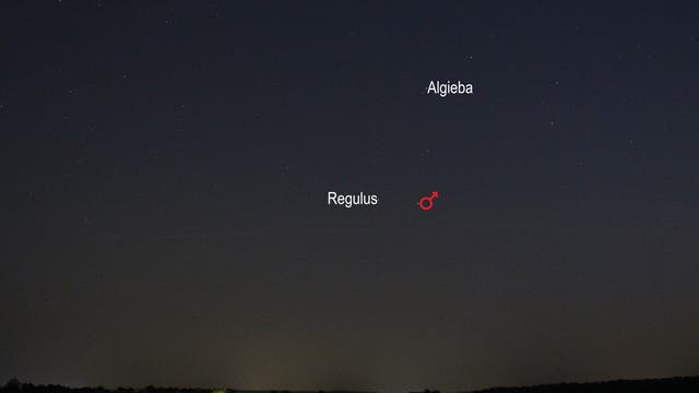 Mars nähert sich Regulus (Objekte beschriftet)