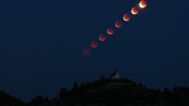 Totale Mondfinsternis über der Wurmlinger Kapelle am 7. September 2025 