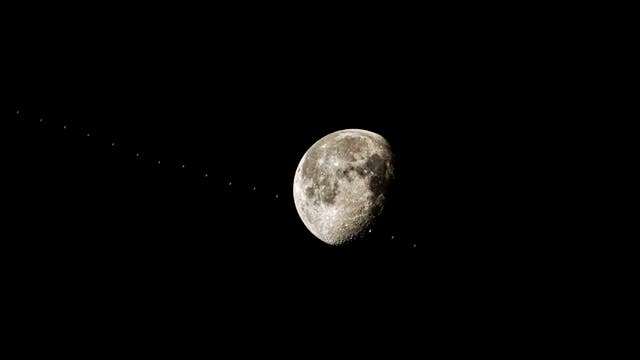 ISS vor dem Mond
