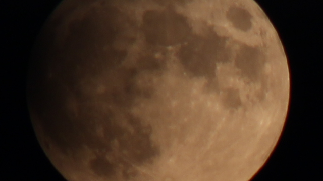 Mondfinsternis am 16. Juli 2019, Anblick des Mondes kurz vor dem Eintritt in den Kernschatten
