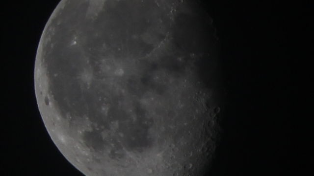 Der Mond fünf Tage nach der Mondfinsternis