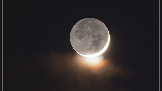 Mond mit aschgrauem Licht