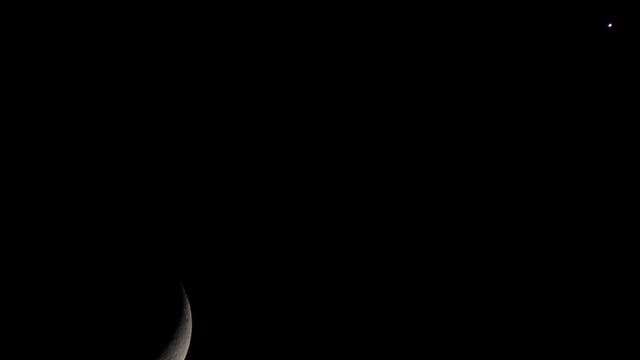 Mond und Venus am Abendhimmel