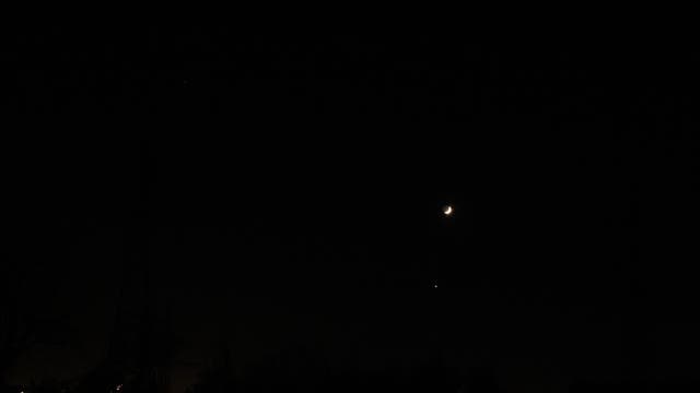 Mond, Venus und Mars am Abendhimmel