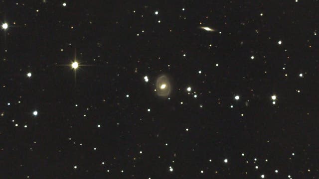 NGC 1358 - eine einzigartige Galaxie im Sternbild Eridanus (1)