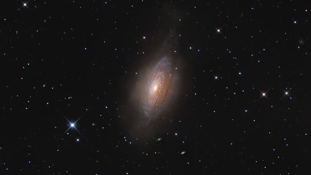 NGC 3521, die Blasengalaxie mit dem NCT300