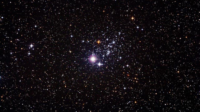 NGC 457, Phi Cassiopaiae