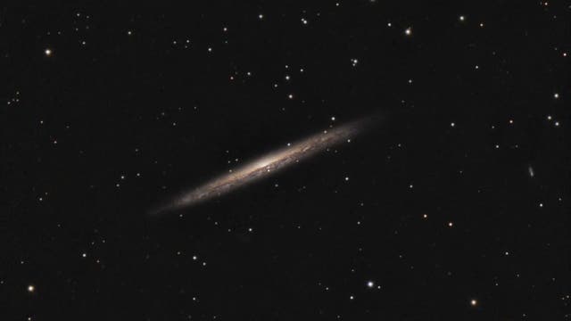 NGC 5907 Edge-on-Galaxie