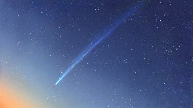 Komet verlässt Nachthimmel