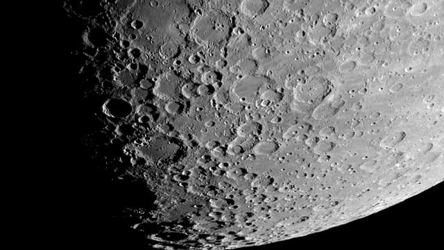Kraterreiches südliches Mondhochland