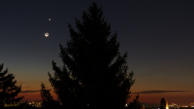 Mond, Regulus und Venus über Wien