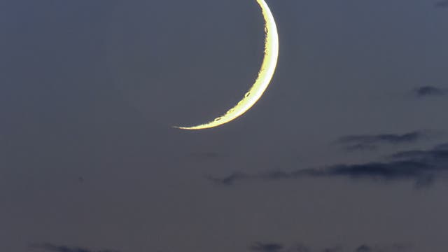 Zunehmender Mond über Sizilien