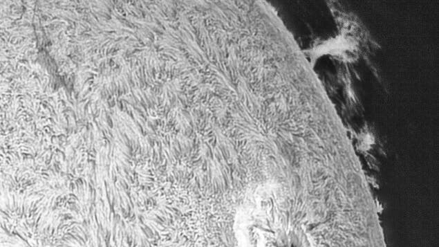 Große Protuberanz am westlichen Sonnenrand