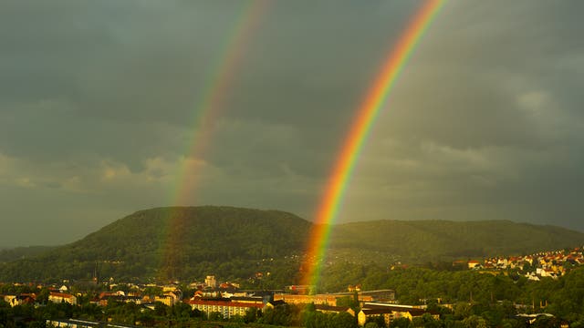 Haupt- und Nebenregenbogen über Freital