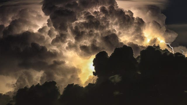 Supercell lenticular clouds over Reggio Calabria - Italy 