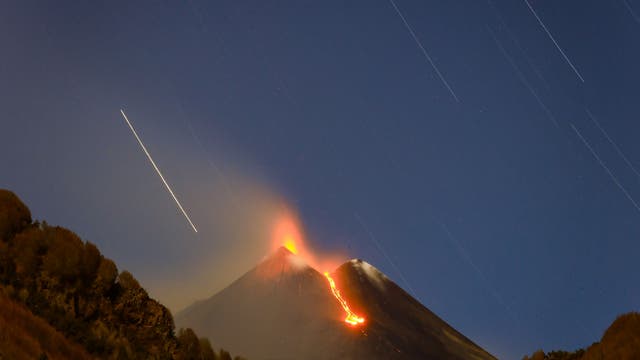 New Eruption Star Trail - The Syrian star setting on the erupting mount Etna, Italy Sicily  