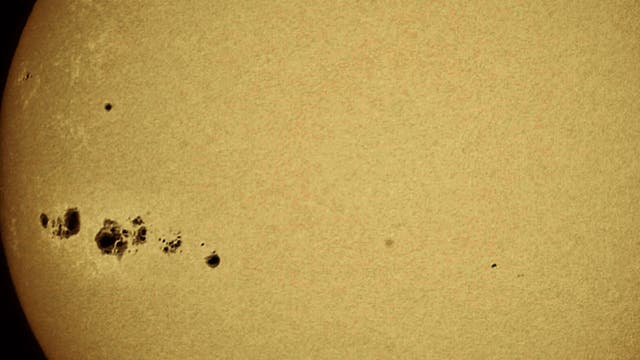 Giant sunspots