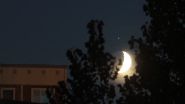 Mond und Saturn am Abendhimmel des 31. August 2014