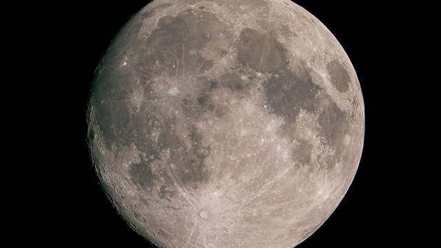 Mond 1,5 Tage vor Vollmond
